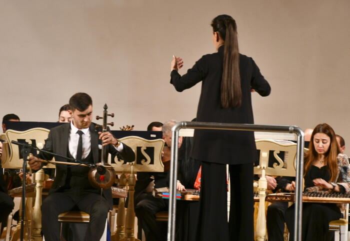 Чарующая красота звучания азербайджанских национальных музыкальных инструментов (ФОТО)