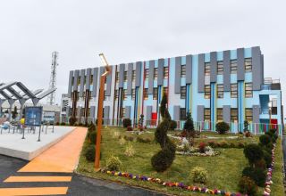 Президент Ильхам Алиев и Первая леди Мехрибан Алиева приняли участие в открытии нового Учебного и сервисного комплекса в поселке Бина (ФОТО)