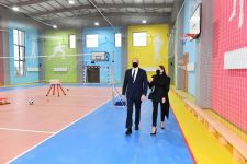 Президент Ильхам Алиев и Первая леди Мехрибан Алиева приняли участие в открытии нового Учебного и сервисного комплекса в поселке Бина (ФОТО/ВИДЕО)