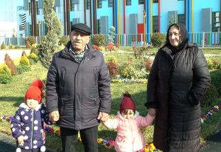 Жители поселка Бина выразили благодарность Президенту Ильхаму Алиеву и Первой леди Мехрибан Алиевой за создание Учебного и сервисного комплекса (ФОТО/ВИДЕО)