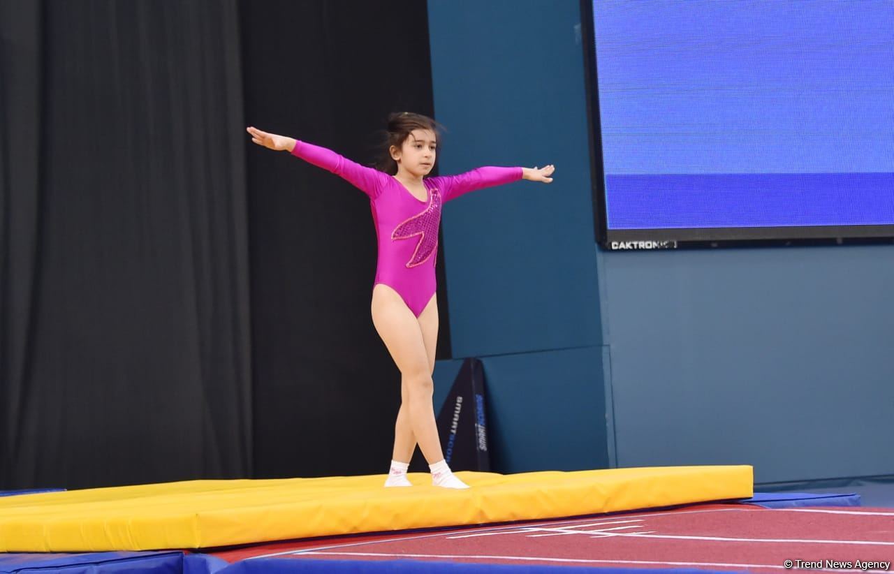 Milli Gimnastika Arenasında batut gimnastikası üzrə 6-cı, tamblinq üzrə 18-ci Azərbaycan Birinciliyi və Bakı Çempionatı start götürüb (FOTO)