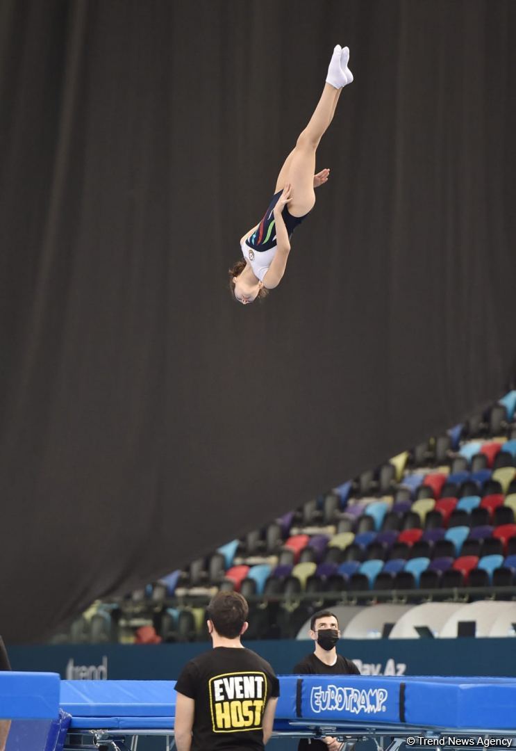 В Национальной арене гимнастики наградили победителей Первенства Азербайджана и Чемпионата Баку по прыжкам на батуте и акробатической дорожке (ФОТО)