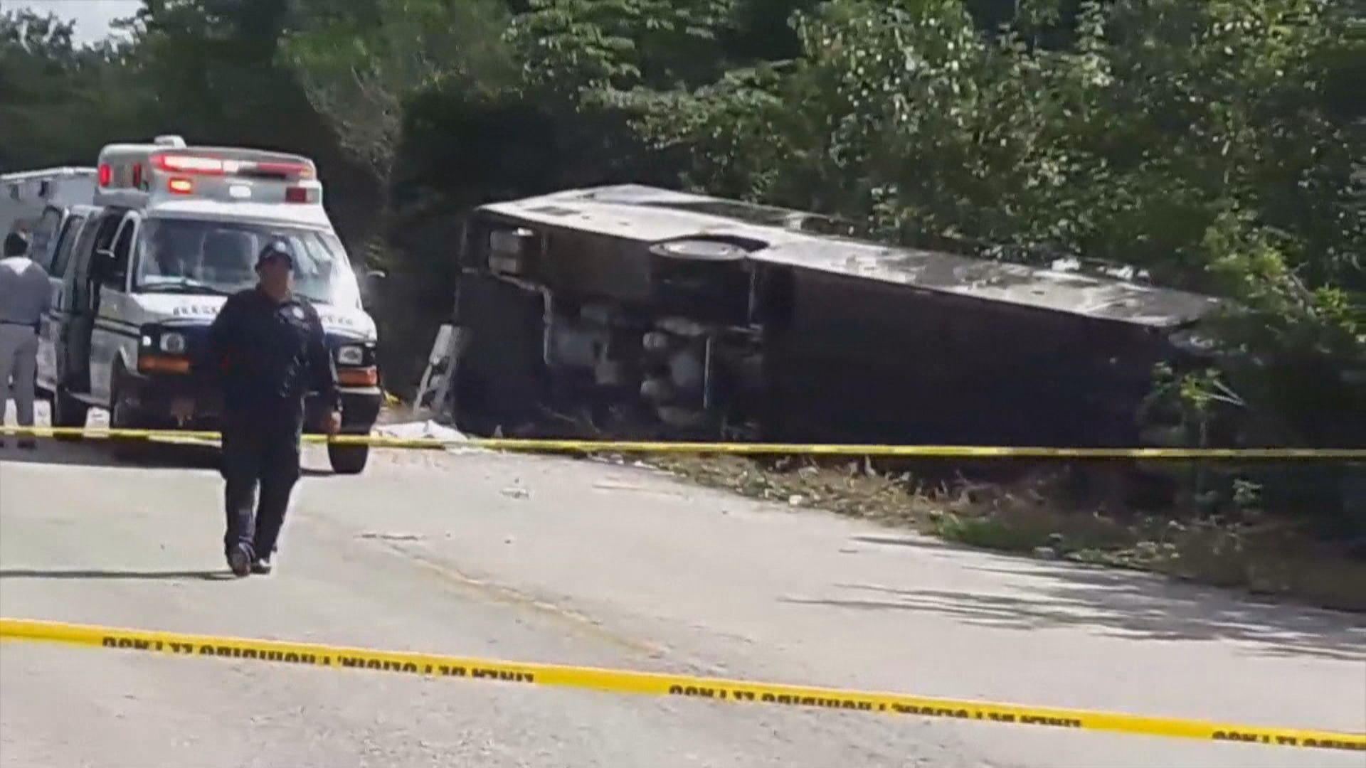 Meksikada yol qəzası nəticəsində azı 12 nəfər ölüb