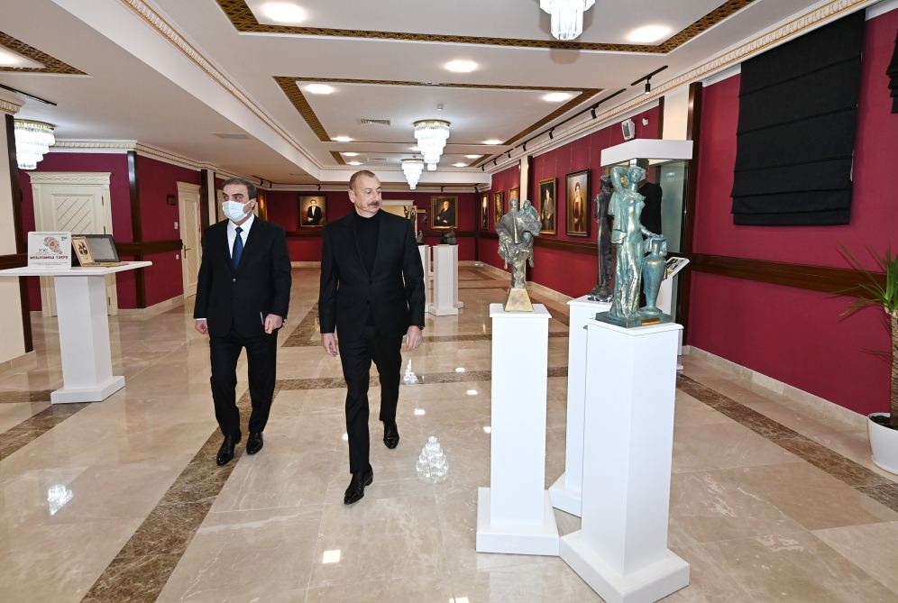 Президент Ильхам Алиев принял участие в открытии нового здания Гянджинского государственного драматического театра (ФОТО/ВИДЕО)
