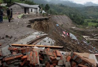 Death toll from Ecuador landslide rises to 22, dozens injured