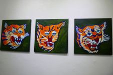 В Париже появились необычные азербайджанские тигры с закодированными символами (ФОТО)