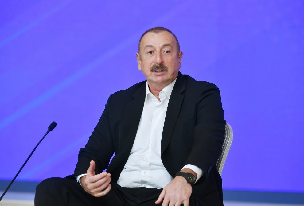 President Ilham Aliyev attends Youth Forum on 25th anniversary of Day of Azerbaijani Youth (PHOTO/VIDEO)