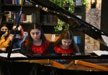 Музыка в окружении книг – концерт в Баку (ФОТО)