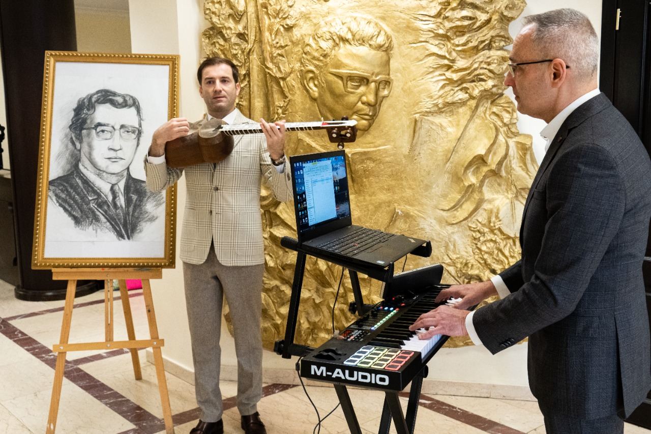 Память Гара Гараева впервые почтили синтезом электронной музыки и тара (ВИДЕО, ФОТО)