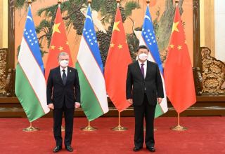 Shavkat Mirziyoyev meets with China’s Xi Jinping