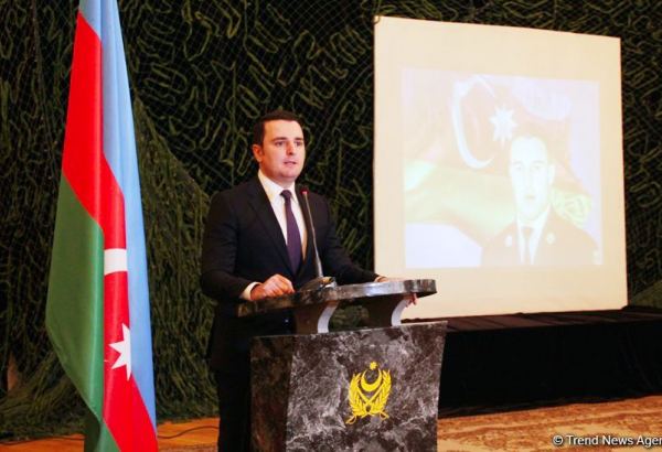 В Доме офицеров в Баку прошла презентация проекта, посвященного Национальному герою Мубаризу Ибрагимову (ФОТО)