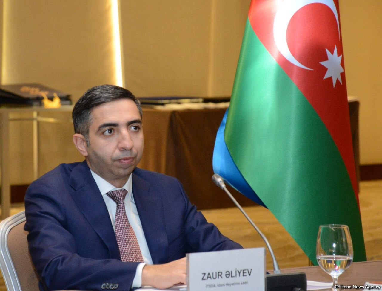Ведется работа по укреплению материально-технической базы здравоохранения Азербайджана - Заур Алиев
