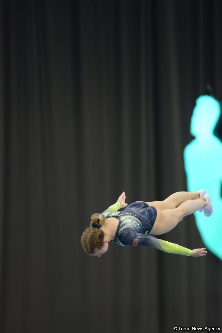 В Баку стартовали финальные соревнования Кубка мира по прыжкам на батуте (ФОТО)