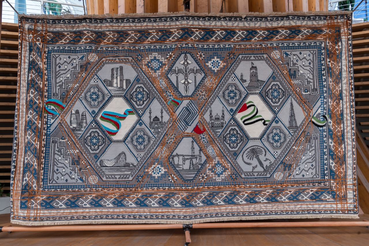 Azerbaijan presents “Dostluq” carpet at Expo 2020 Dubai (PHOTO)