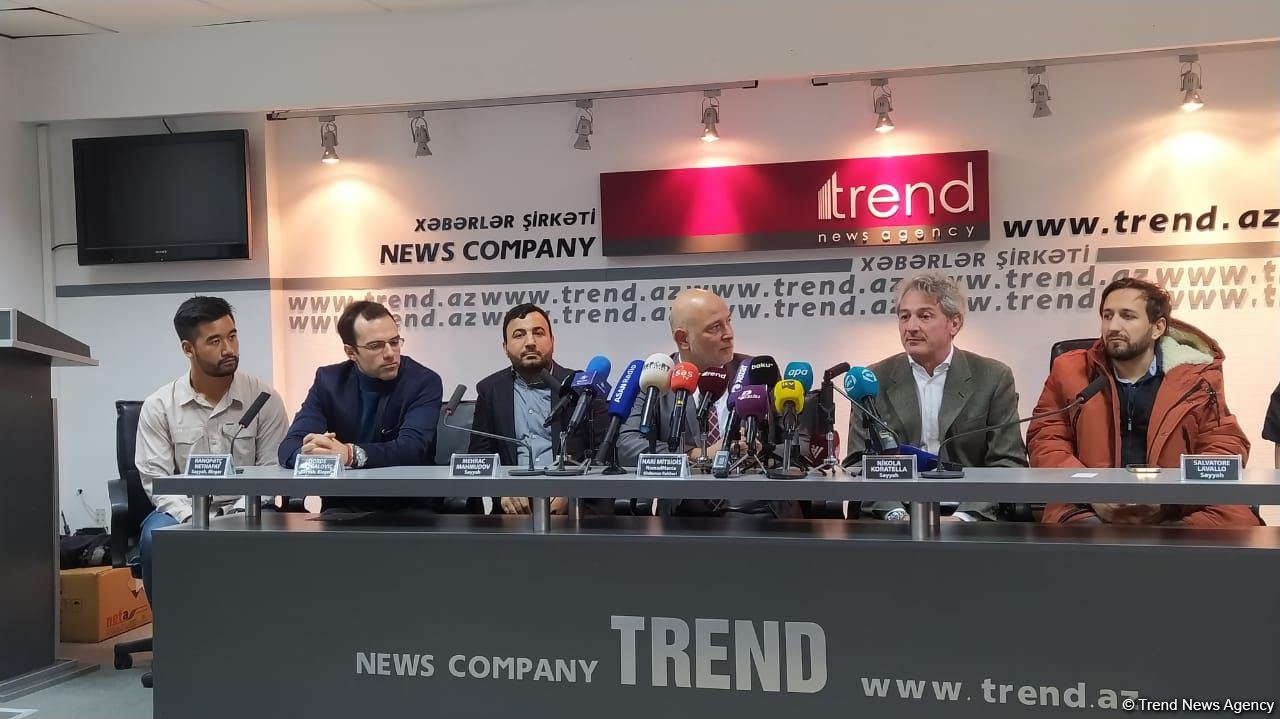 Известные путешественники провели пресс-конференцию по итогам поездки в Карабах и Восточный Зангезур (ФОТО)