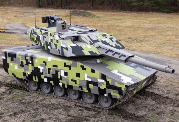 Almaniyada yeni yüngül tankını təqdim edib