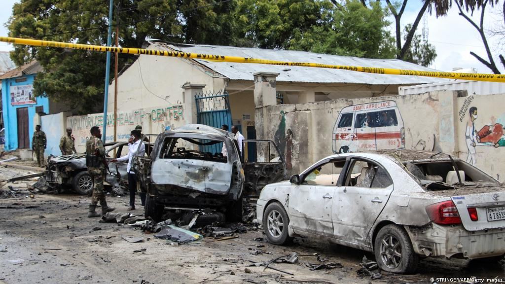 Свыше десятка человек погибли в результате атаки террориста-смертника в Сомали