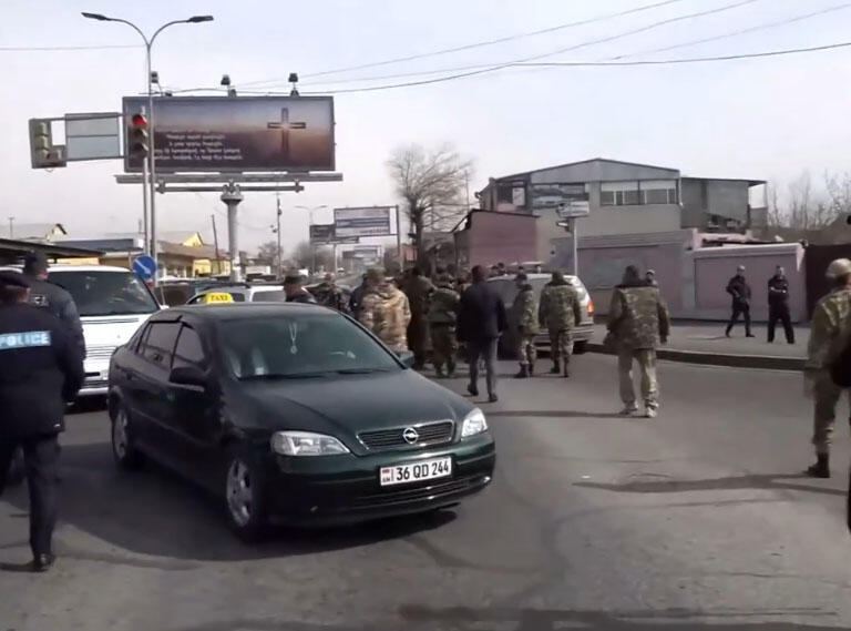 Several Armenian citizens block airport road to protest against visit of Azerbaijani MPs (PHOTO)