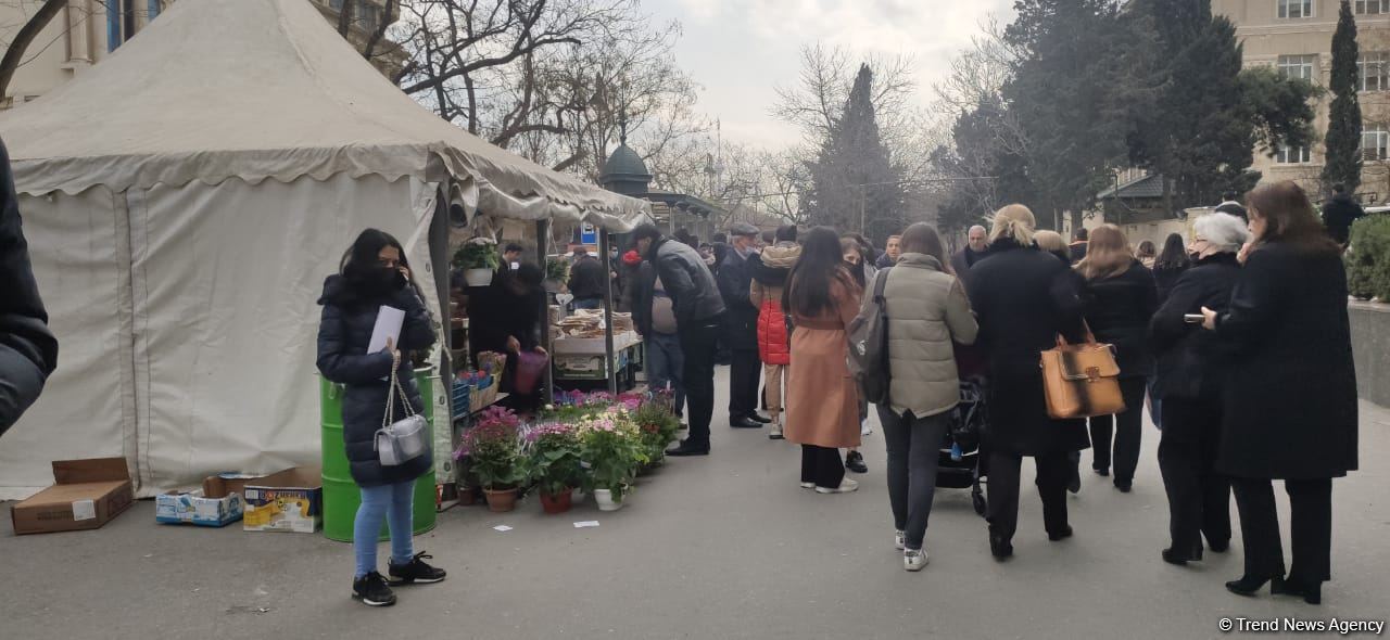 Bakıda Novruz çadırları qurulub (FOTO)