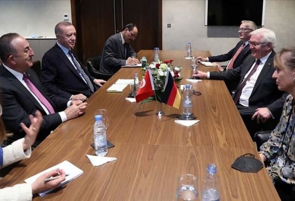 Президенты Турции и ФРГ встретились в Дакаре