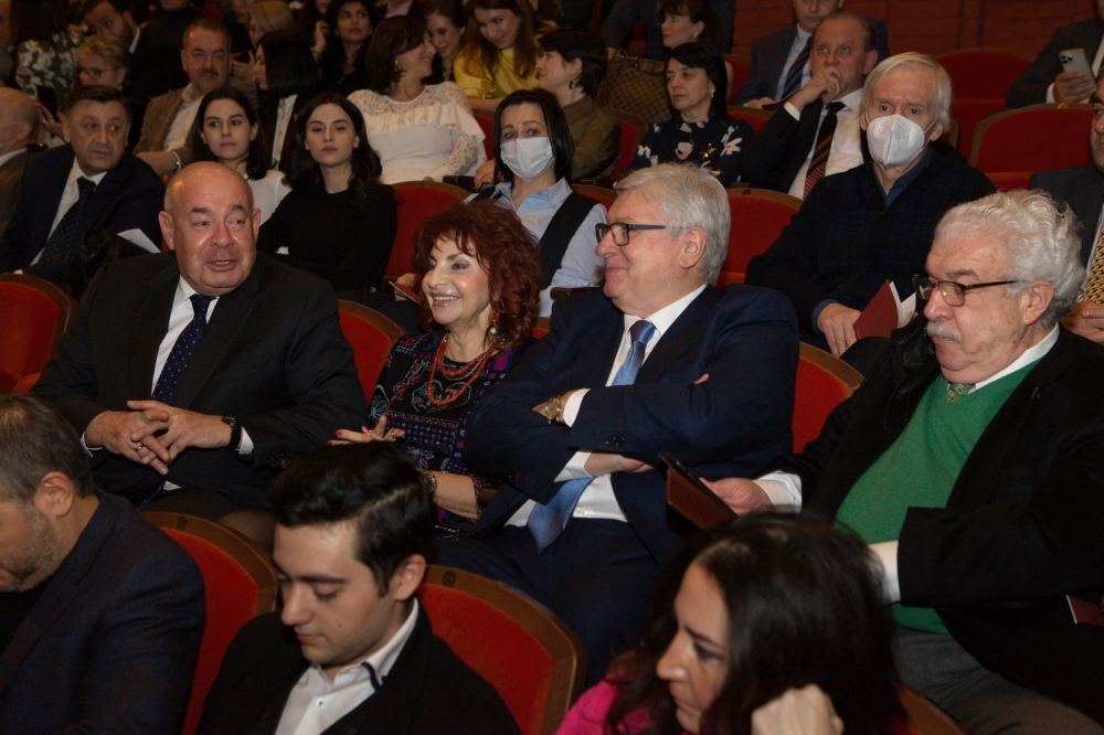 Heydar Aliyev Foundation VP Leyla Aliyeva attends "Music stars of Azerbaijan on Moscow stage"  gala concert (PHOTO)