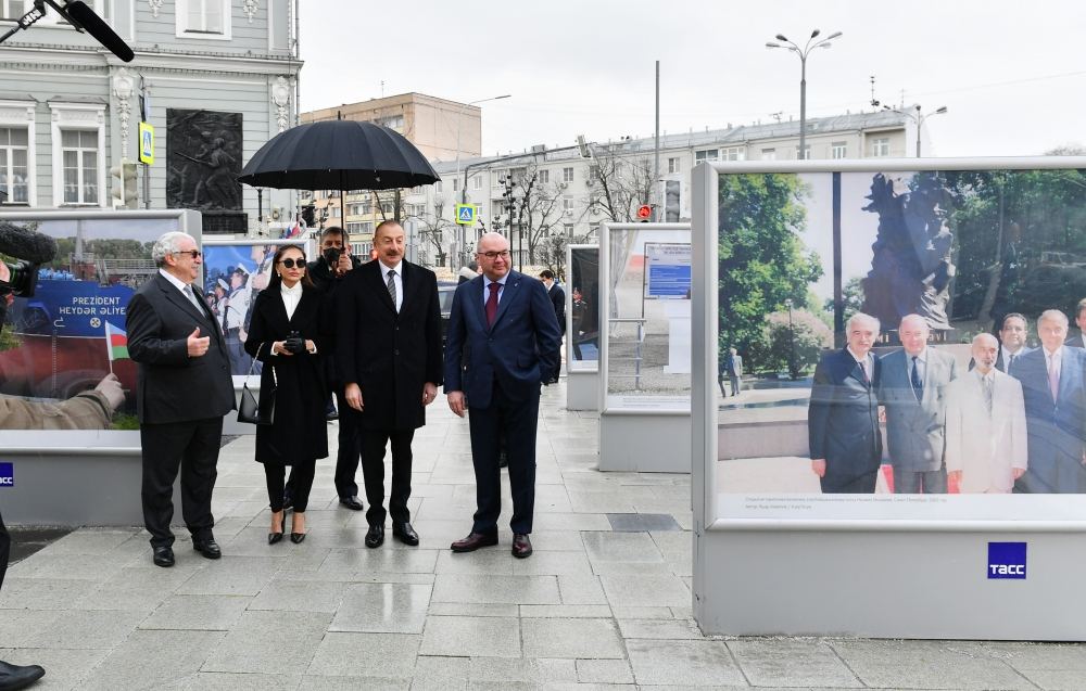 Президент Ильхам Алиев и Первая леди Мехрибан Алиева посетили в ТАСС выставку о сотрудничестве Азербайджана и России (ФОТО/ВИДЕО)