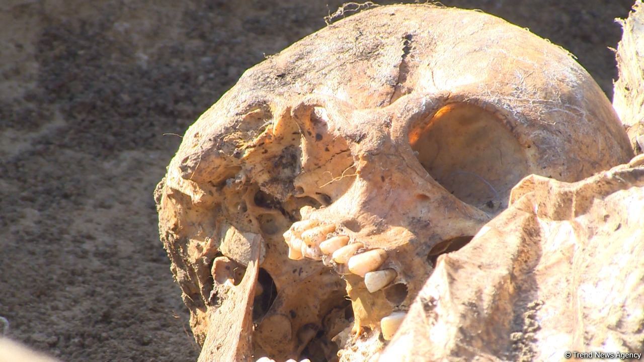 Azerbaijan finds mass grave in Khojavand district (PHOTO)