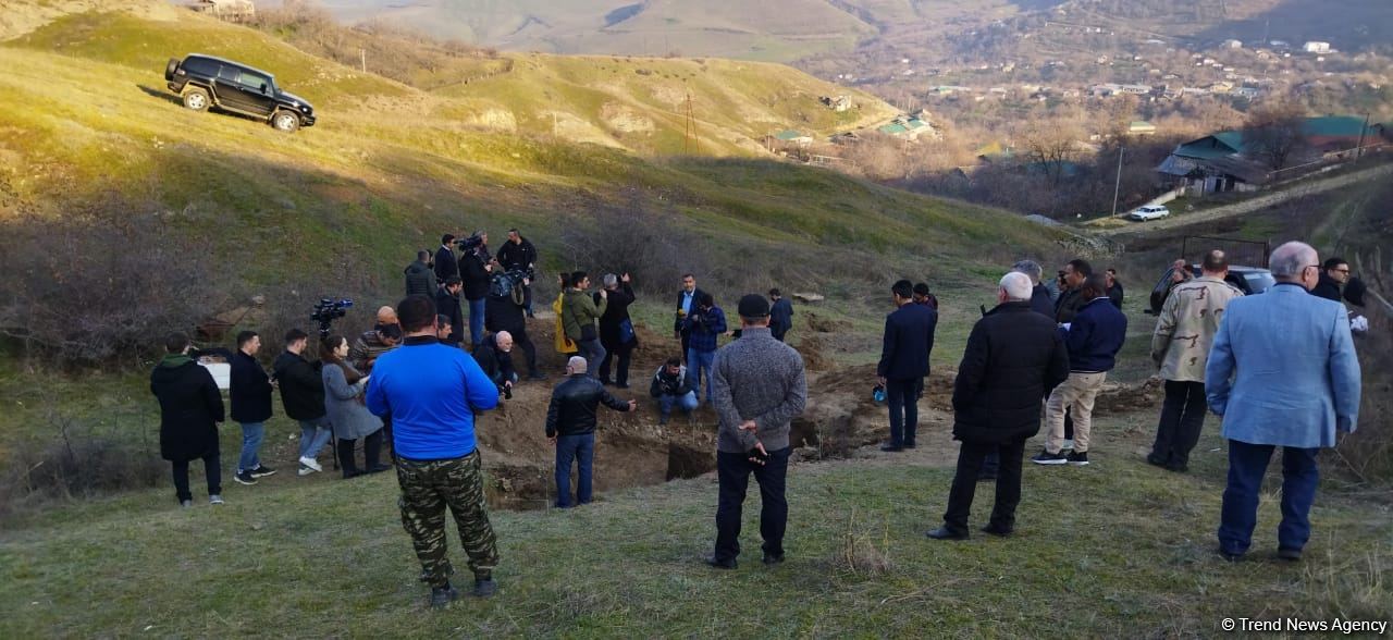 Representatives of foreign, local media are at mass grave site in Azerbaijan's Khojavand (PHOTO)