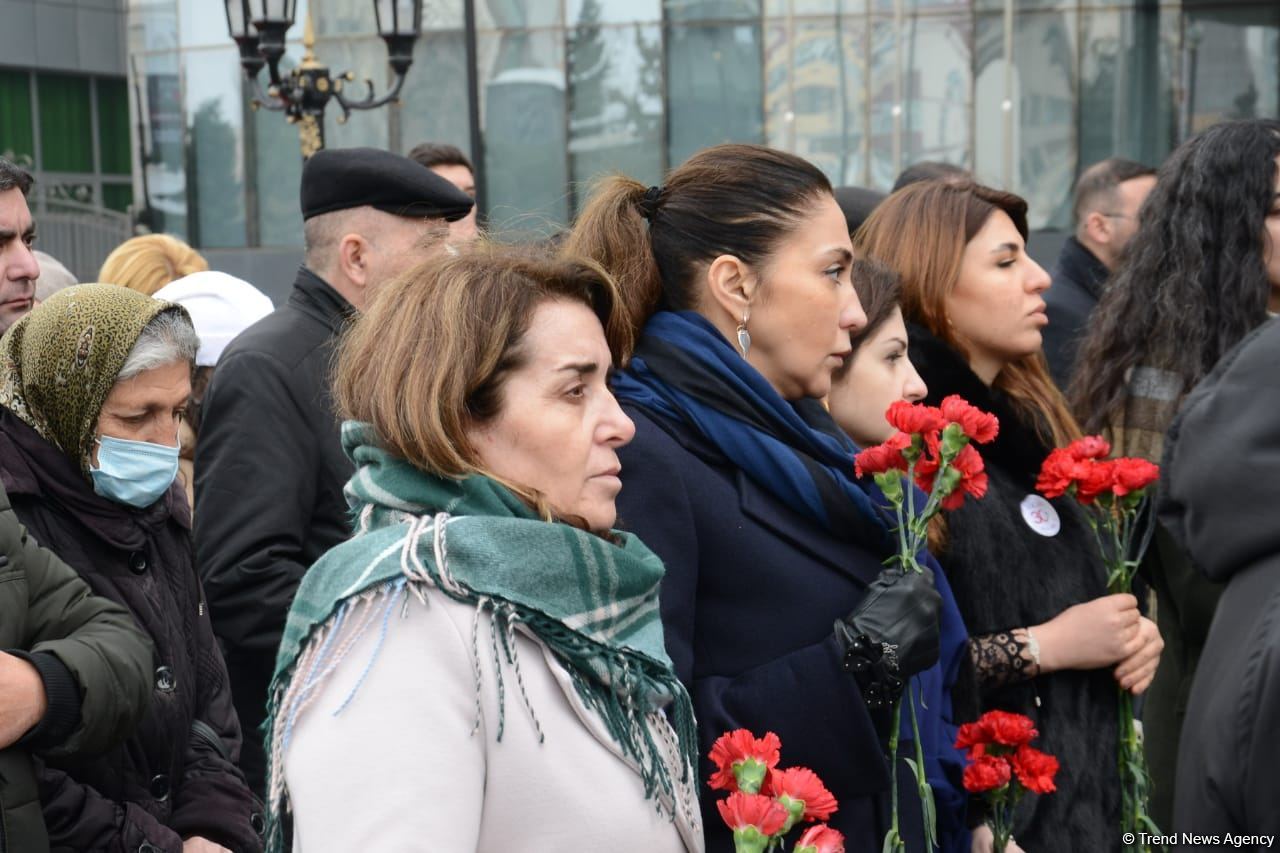 Azerbaijani people honoring memory of Khojaly genocide victims (PHOTO/VIDEO)