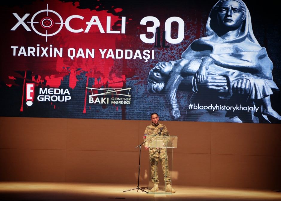Звезда турецкого сериала "Долина волков" почтил в Баку память жертв Ходжалинского геноцида  (ФОТО)