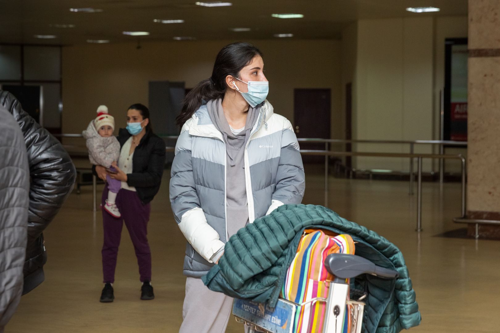 Еще одна группа эвакуированных из Украины граждан Азербайджана вернулась в Баку (ФОТО)