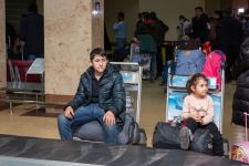 Еще одна группа эвакуированных из Украины граждан Азербайджана вернулась в Баку (ФОТО)