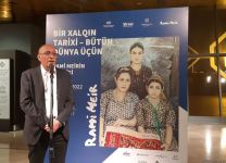 "История одного народа – для всего мира" – выставка работ Рами Меира в Баку (ФОТО)