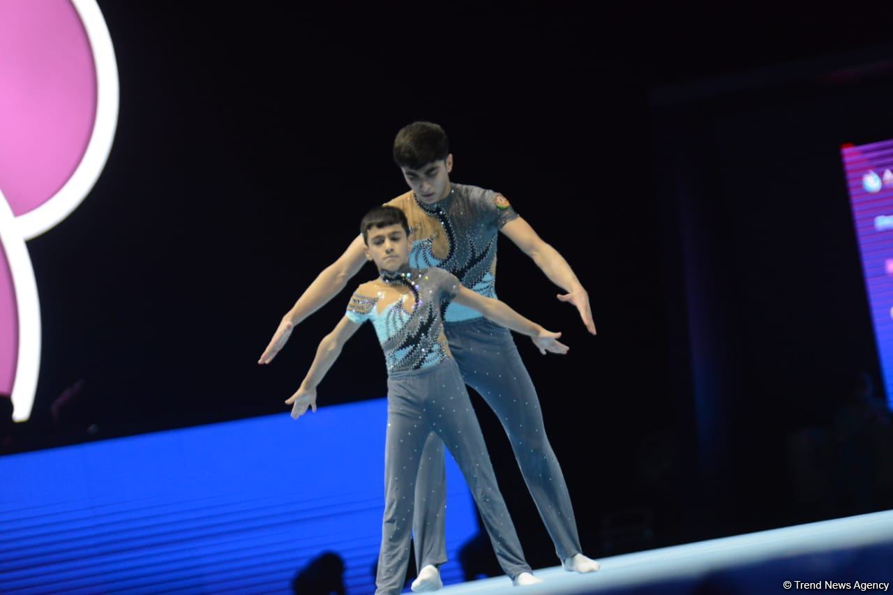 Расул Сеидли и Раван Зейналлы представили балансовое упражнение на Всемирных соревнованиях среди возрастных групп по акробатической гимнастике (ФОТО)