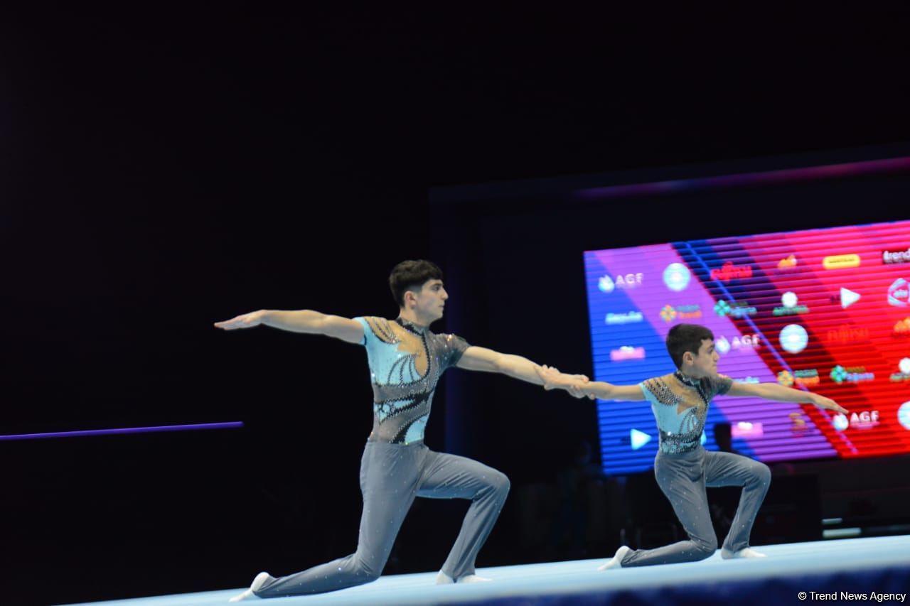 Azerbaijani athletes demonstrate balance exercises at FIG Acrobatic Gymnastics World Age Group Competitions in Baku (PHOTO)