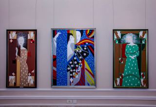 Аромат женщины… В Баку открылась экспозиция работ народного художника Сируса Мирзазаде, посвященная 8 Марта (ФОТО)