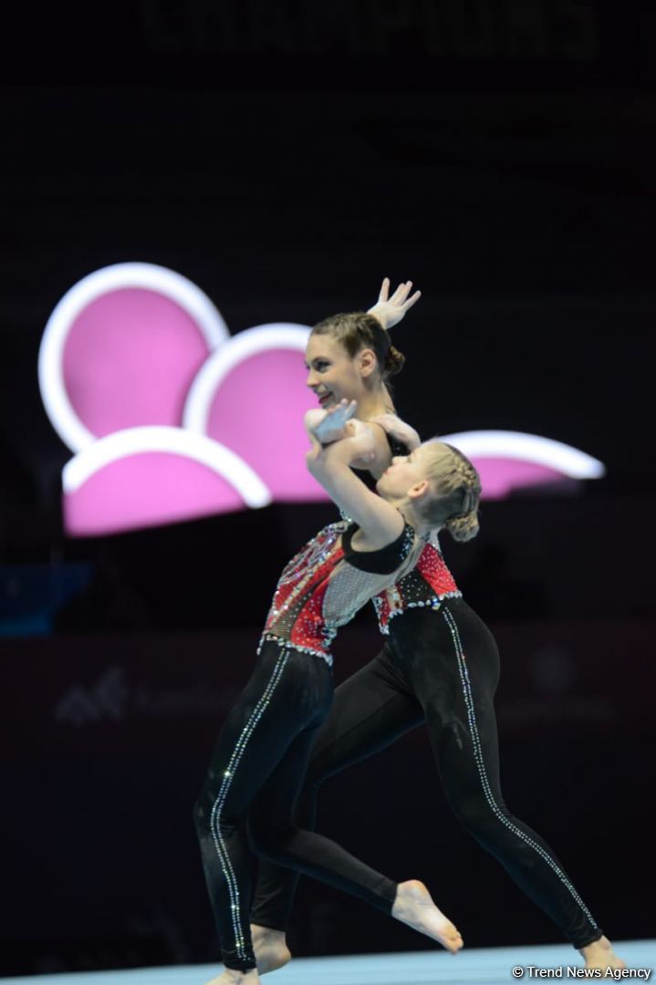 В Баку стартовал заключительный день Всемирных соревнований среди возрастных групп по акробатической гимнастике (ФОТО)