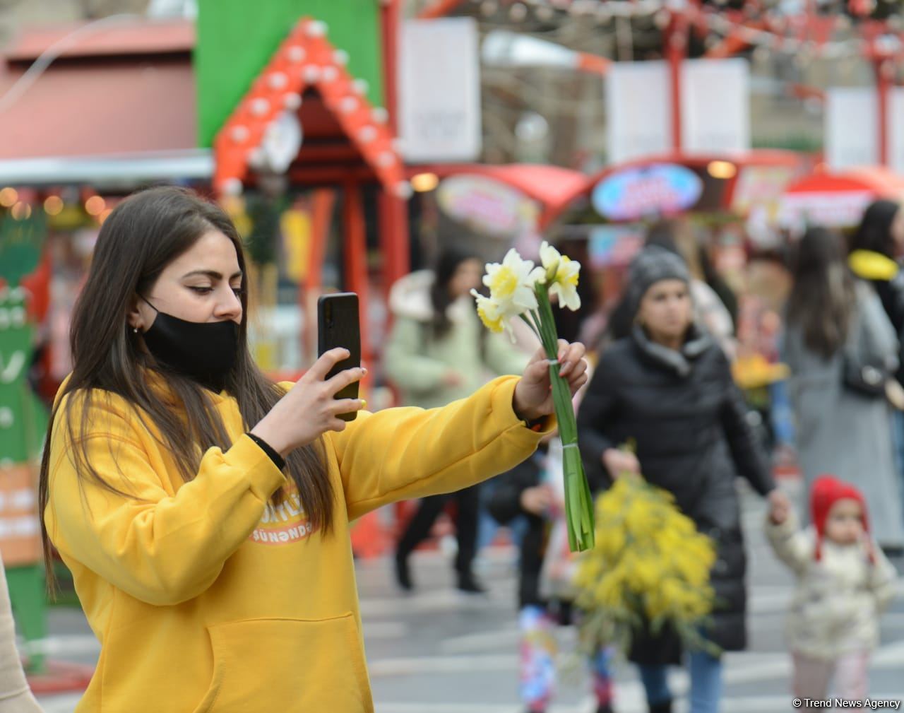 Баку отмечает Международный женский день - 8 Марта - Фотосессия