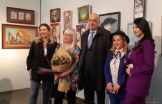 Научиться рисовать в 75 лет! Выставка картин учеников Нигяр Нариманбековой (ФОТО)