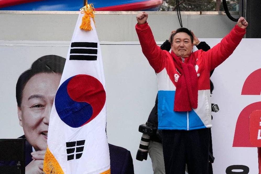 Cənubi Koreyada prezident seçkilərinin ilkin nəticələri açıqlanıb
