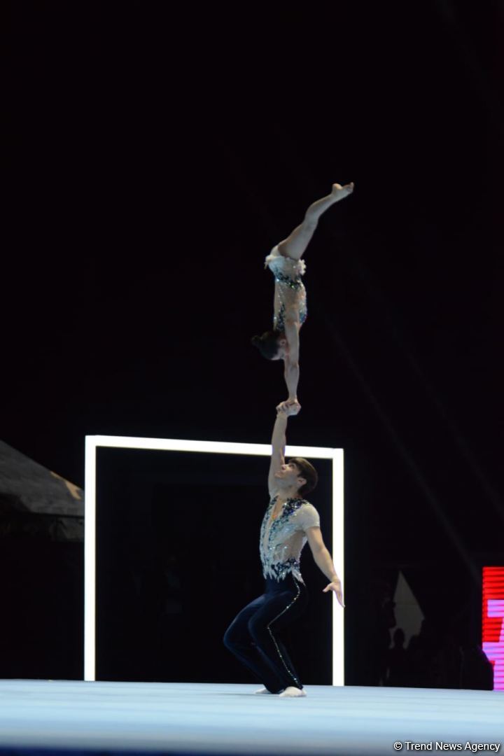 Azerbaijani gymnasts demonstrate balance exercise at World Championships in Baku (PHOTO)
