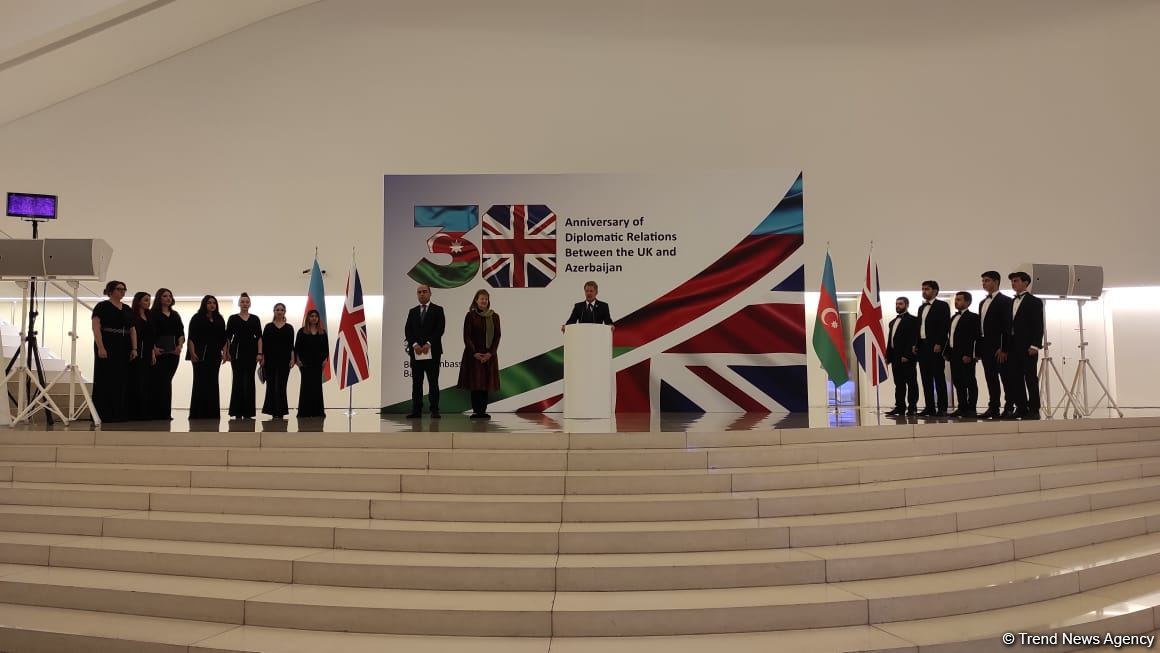 Великобритания надеется на еще более плодотворное сотрудничество с Азербайджаном - баронесса Николсон (ФОТО)