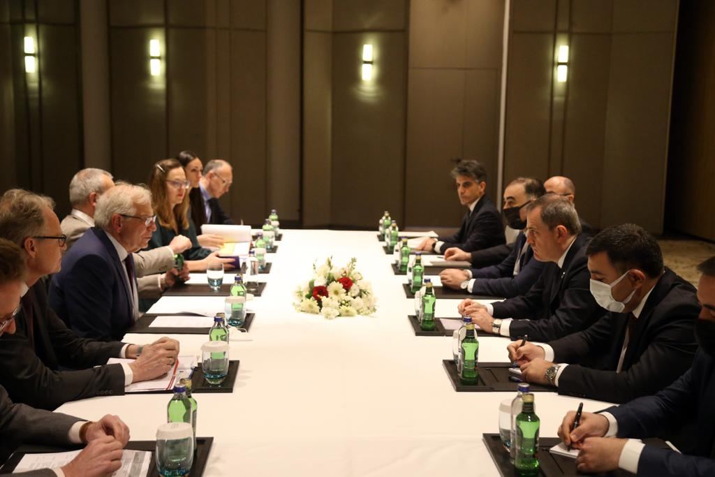 Azerbaijani FM talks strategic partnership with EU High Representative (PHOTO)