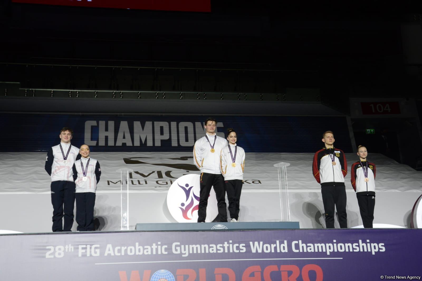 Akrobatika gimnastikası üzrə qarışıq cütlüklər, qadınlar və kişilər qrupları arasında mükafatlandırma mərasimi keçirilib (FOTO)