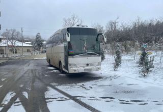 Рейсовый автобус выехал из города Шуша в Баку с опозданием на сутки из-за непогоды