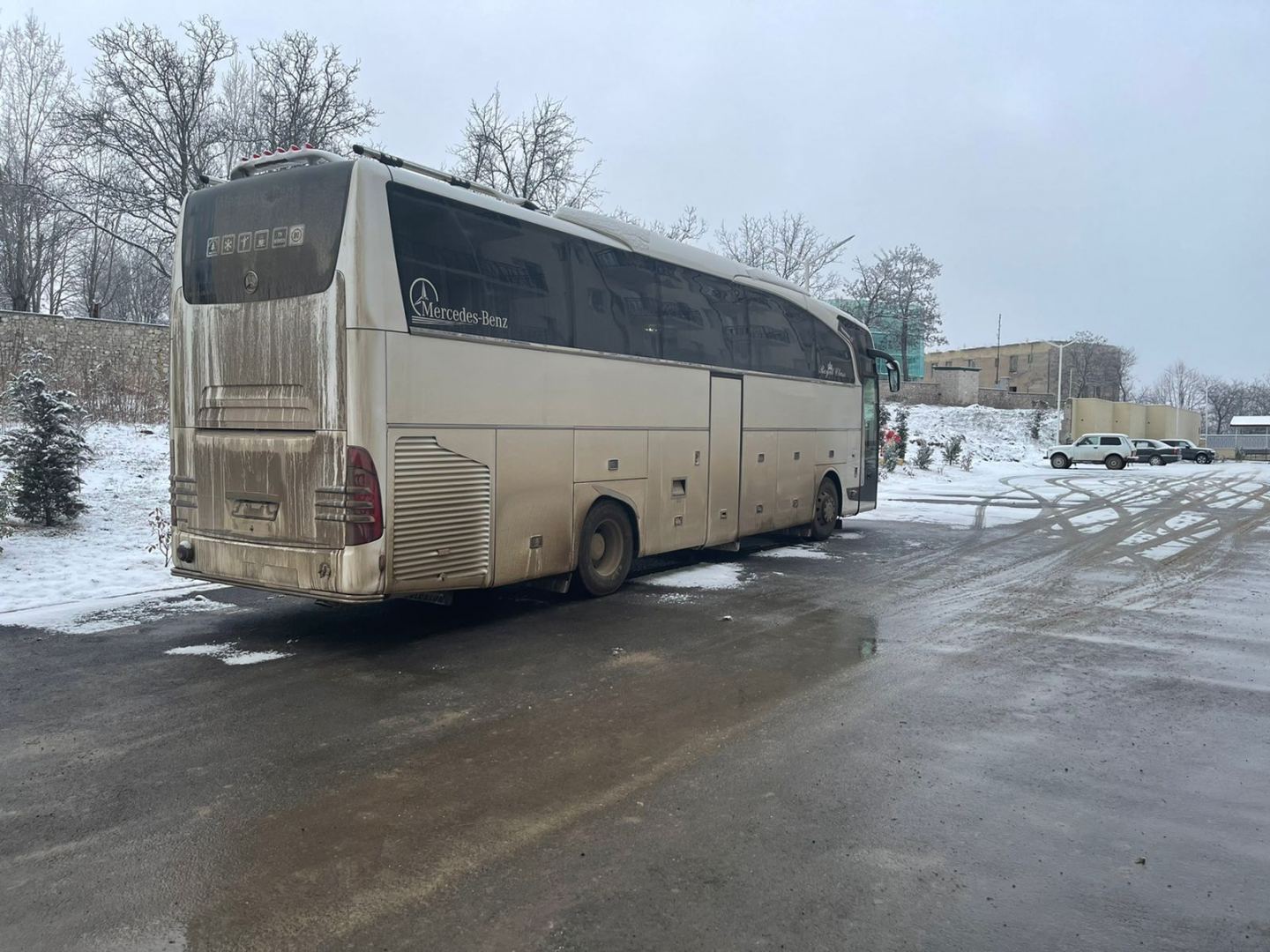 Рейсовый автобус выехал из города Шуша в Баку с опозданием на сутки из-за непогоды