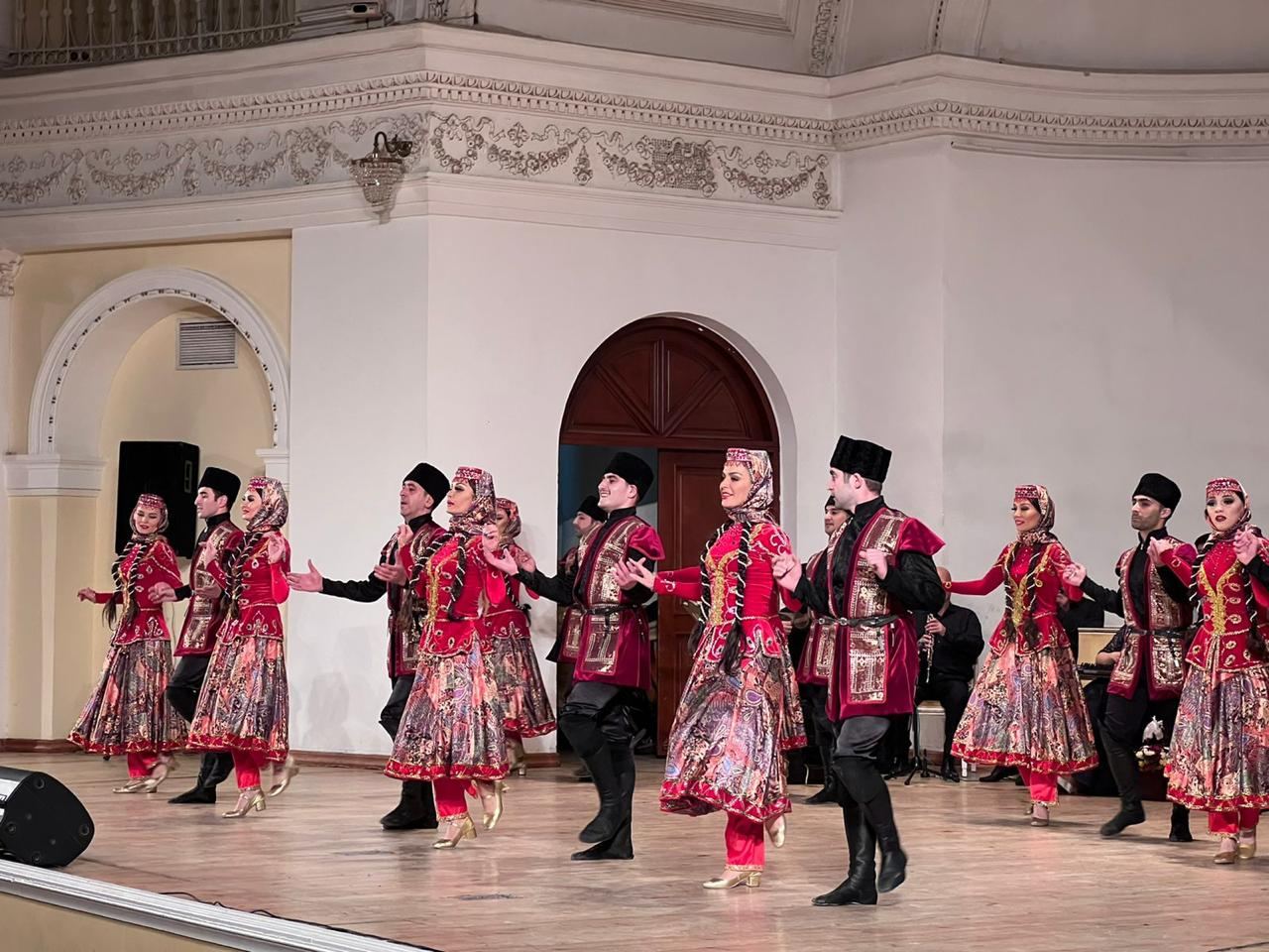 Народные танцы и песни – Новруз в бакинской Филармонии (ФОТО/ВИДЕО)