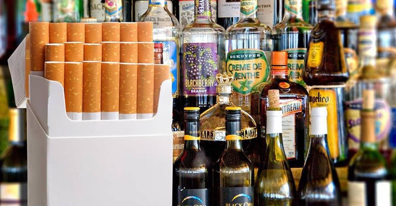В Азербайджане с 1 октября не возвращается часть НДС за покупку спиртного и сигарет