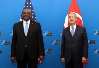 Turkish, US defense ministers discuss Finland's NATO membership