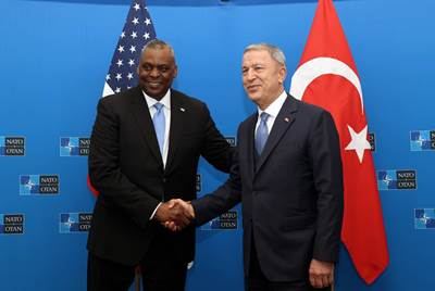 Akar, US counterpart discuss bilateral ties in phone call